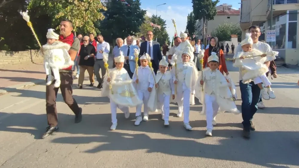 Büyük şölenle erkekliğe ilk adımı attılar