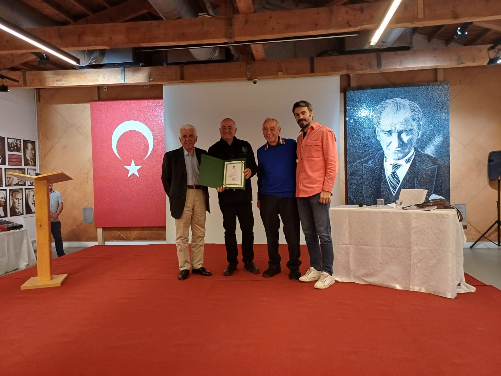 Dr. Norman Ludwin,Denizlilerle buluştu