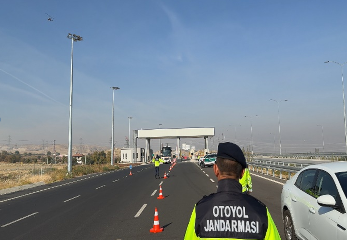 Denizli İl Jandarma Komutanlığı’ndan Cayrokopter Destekli Trafik Denetimi